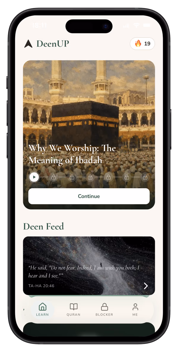 DeenUp app showing short Islamic lessons on a phone